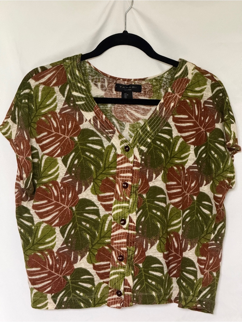 Tahari 100% Linen Tropical Monstera Leaf
Print Short Sleeve Top Size Large